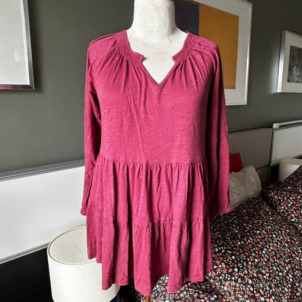 - Maeve Anthropologie Isola Tiered Baby Doll Puff Sleeve Top in Plum XS - hanger